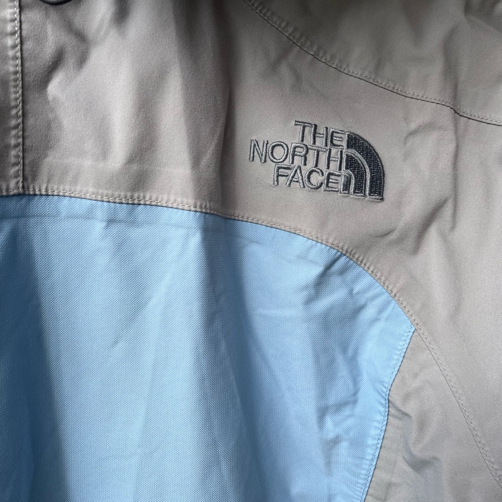 Women’s size 6 North Face winter jacket